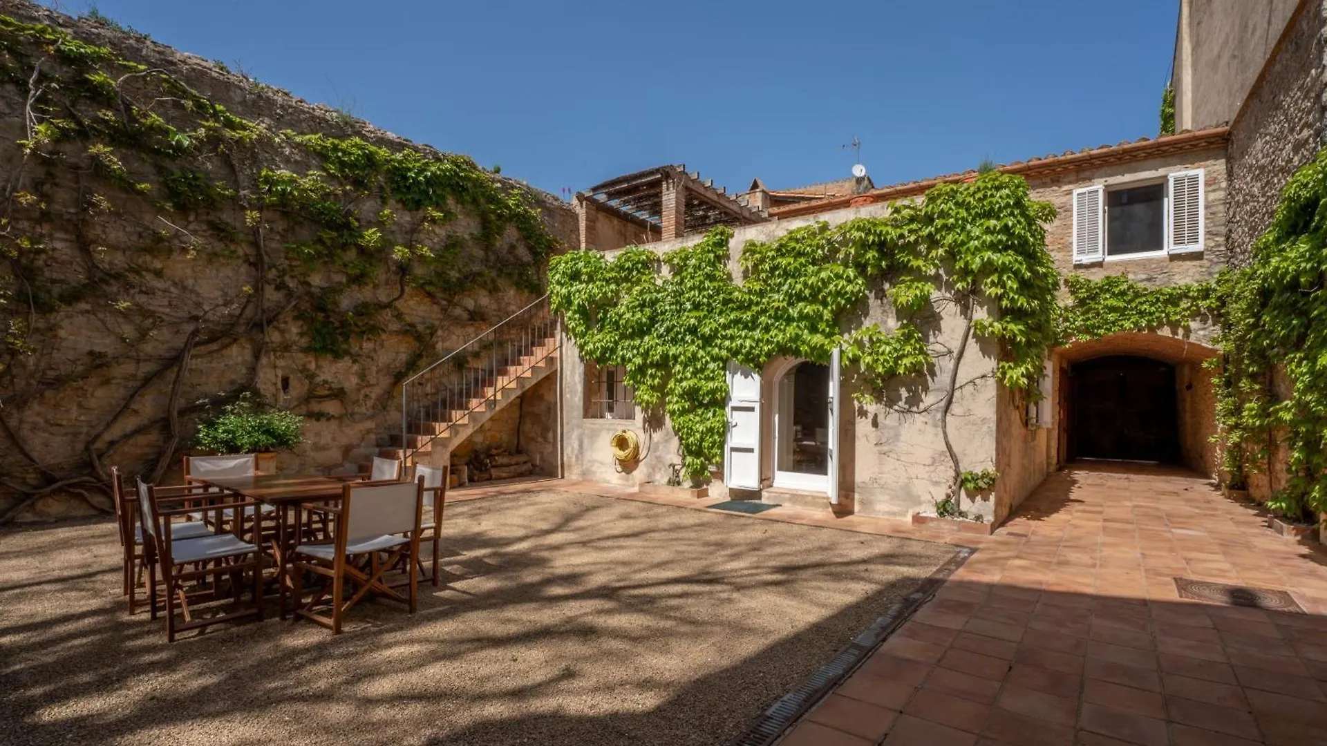 Deco - Casa Voltes Peratallada Spain